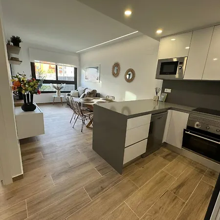 Apartment Valentino Golf 33 With Garden And Pool View