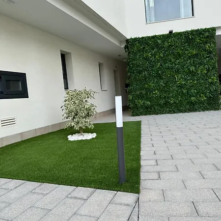 Valentino Golf 33 With Garden And Pool View